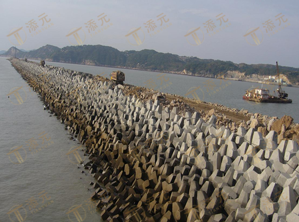 海堤石料运输.jpg 海堤石料运输.jpg