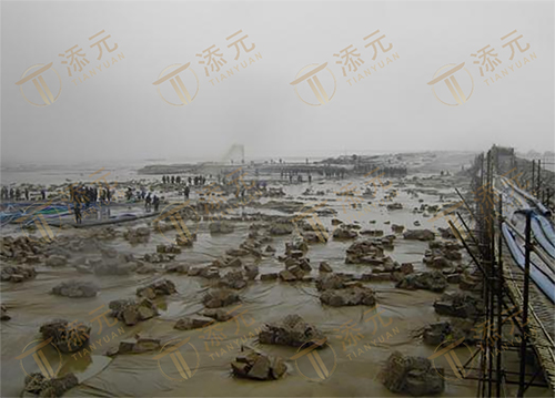 大堤龙口合拢场景（一）.jpg