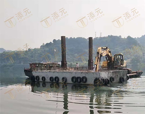 沉箱安装定位.jpg 沉箱安装定位.jpg